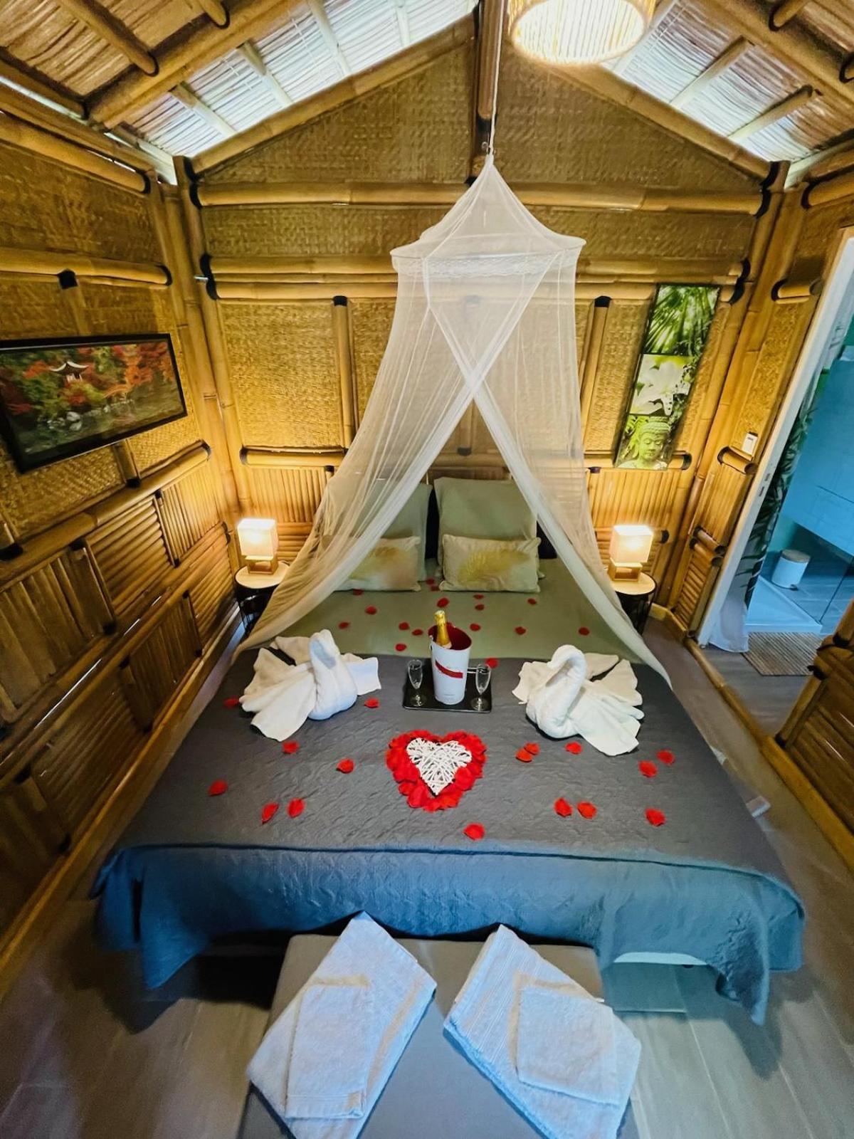 Suite Bambou Bien-Etre A Bali - Le Soleil Des Cevennes Saint-Jean-du-Gard Exterior foto